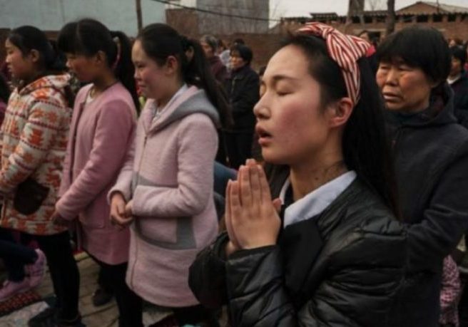 Cattolici in Cina: la Chiesa sotterranea ai raggi X in Italian Newspaper